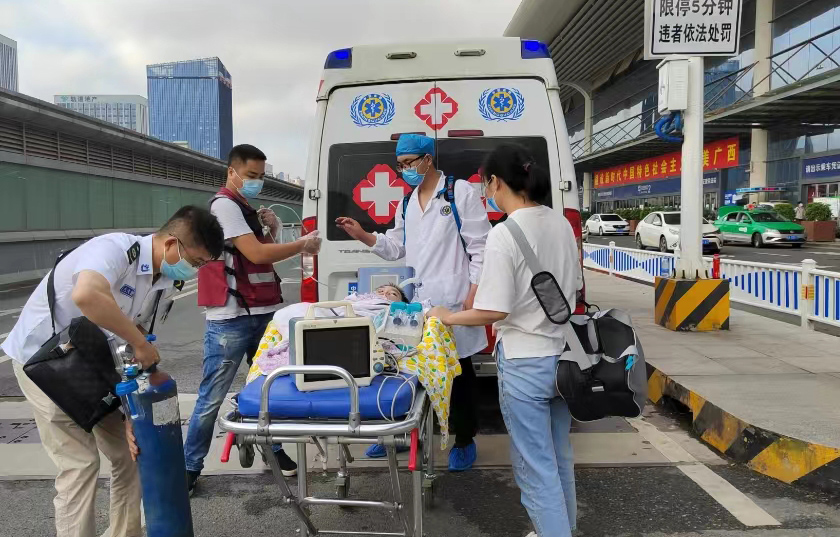 广灵县救护车出租公司