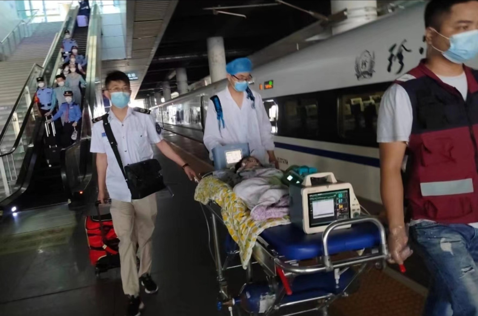 广灵县高铁转运公司